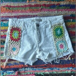 Tractr White Denim Shorts with Crochet Patchwork Details Size 10-12 Boho Girls